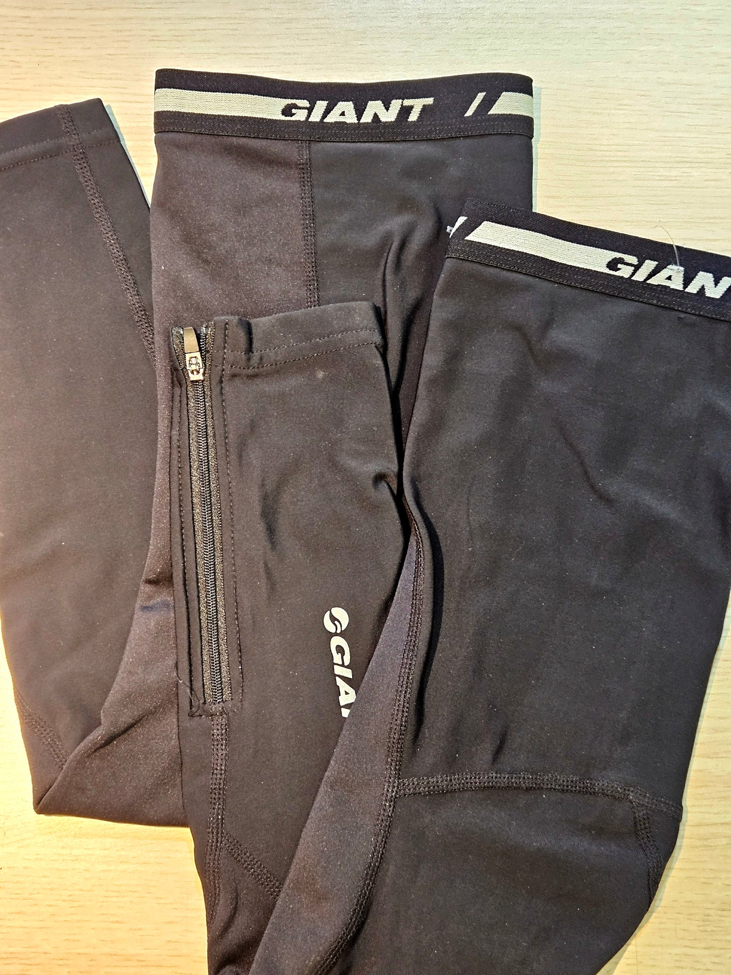GIANT 3D LEG WARMERS - SMALL